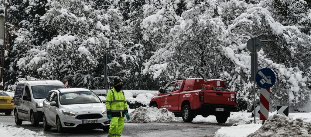 ΔΕΔΔΗΕ: «Μην έρθετε σε επαφή με καλώδια ή στύλους που έπεσαν κατά τα φαινόμενα της κακοκαιρίας “Ελπίς”»