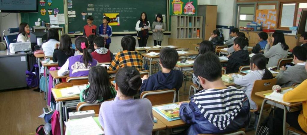 Αλεξανδρούπολη: Αγανακτησμένοι γονείς κάνουν παράπονα για τα ανοιχτά παράθυρα στα σχολεία