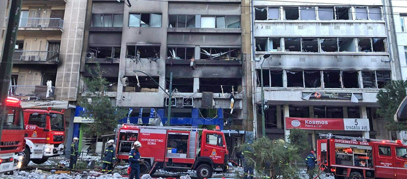 Έκρηξη στη Συγγρού – 78χρονος τραυματίας: «Από χθες υπήρχε έντονη μυρωδιά αερίου μέσα στο διαμέρισμα»