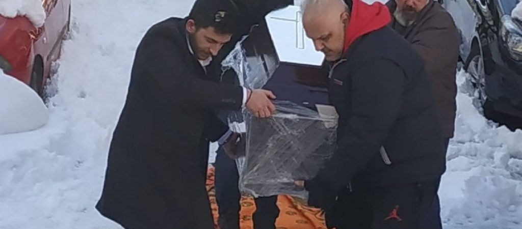 Δήμος Ζωγράφου: Αποποιείται τις ευθύνες για τις θλιβερές εικόνες με το φέρετρο