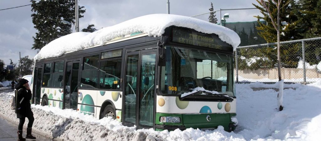 Ποια λεωφορεία και τρόλεϊ αποσύρονται  λόγω ολισθηρότητας οδοστρώματος