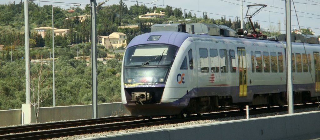 Καθυστερήσεις στα δρομολόγια του Προαστιακού – Υπάρχει βλάβη στα λάστιχα