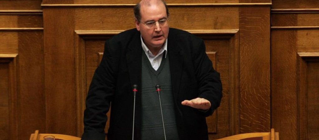 Ν.Φίλης: «Ο Γ.Γ. του Υπ.Παιδείας τηλεφωνεί σε διευθυντές σχολείων εκφοβίζοντάς τους για την τηλεκπαίδευση»