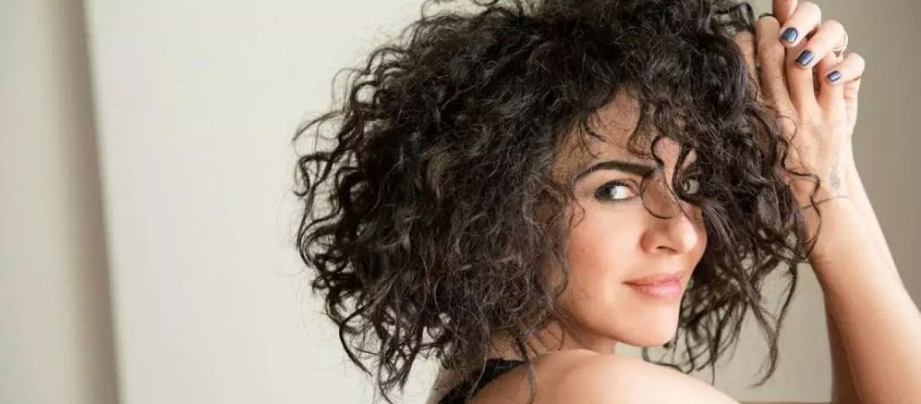 Ελεύθερη και ωραία η Μαρία Σολωμού!