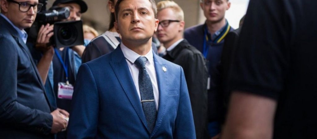 «Ο  πανικός βλάπτει την οικονομία μας» λέει ο πρόεδρος της Ουκρανίας Β.Ζελένσκι