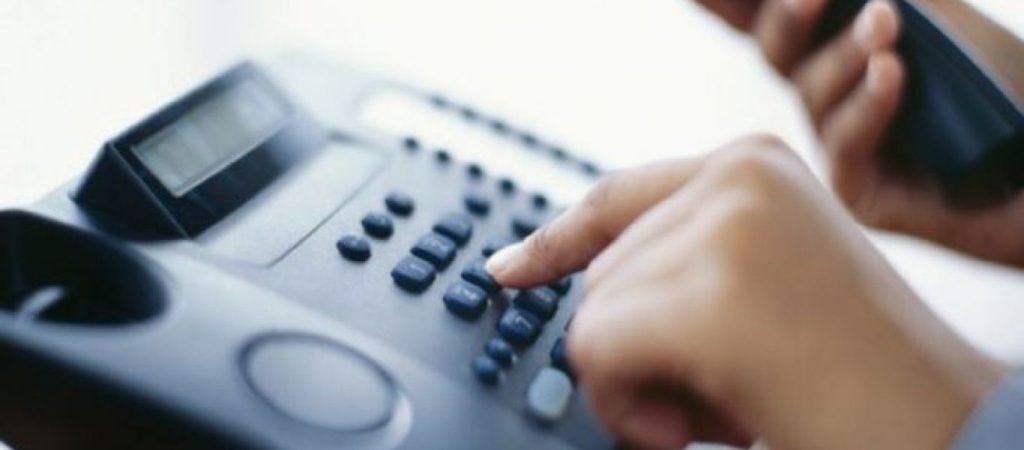 Συναγερμός για νέα τηλεφωνική απάτη: Καλούν από «ελληνικούς» αριθμούς