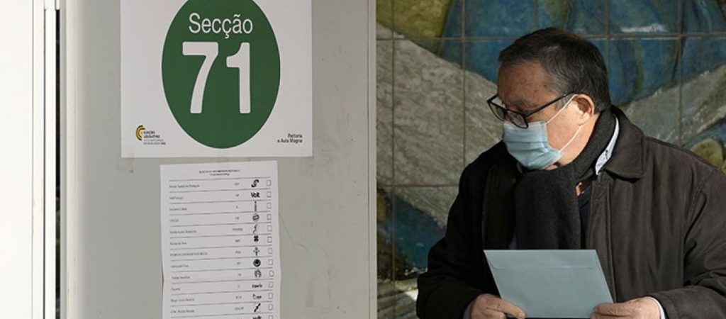 Στις κάλπες σήμερα οι Πορτογάλοι για τις πρόωρες βουλευτικές εκλογές παρά τα κρούσματα που βρίσκονται στα ύψη
