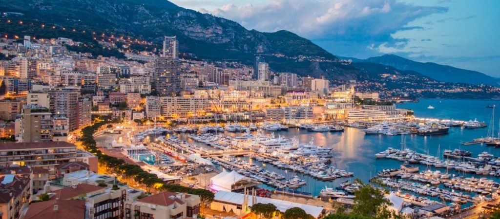 Κι όμως σε αυτή τη χώρα ένας στους τρεις κατοίκους είναι εκατομμυριούχος