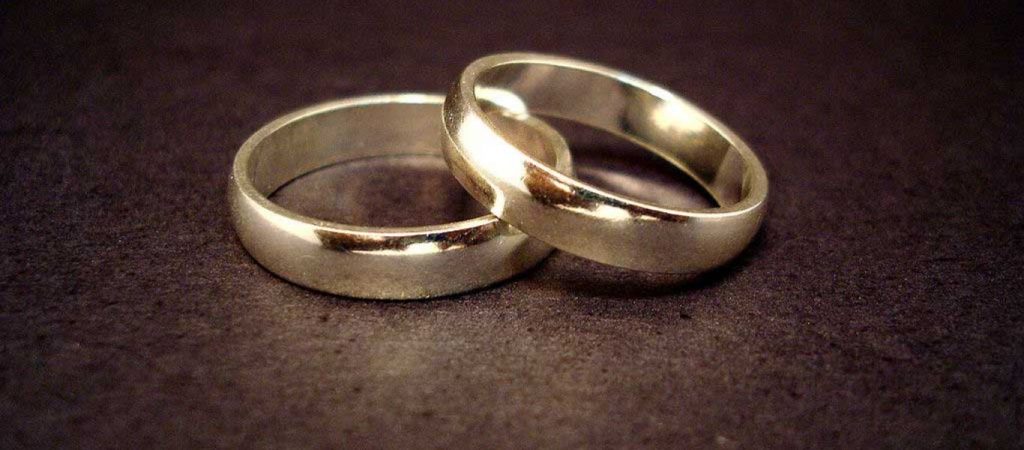 Αυτό το ήξερες; – Γιατί φοράμε τη βέρα του γάμου στο τέταρτο δάκτυλο;