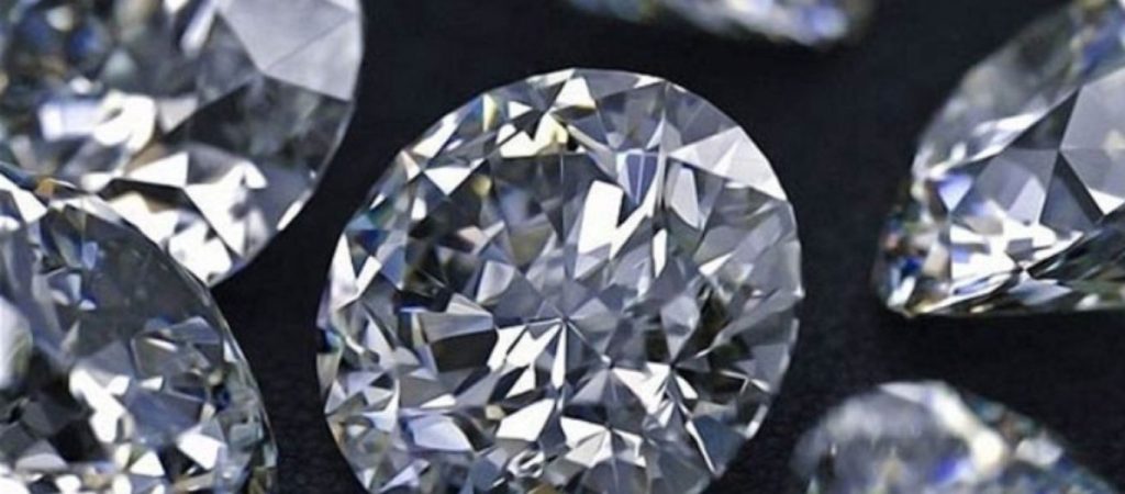 Πάνω από 6.000 διαμάντια και 2.000 μαργαριτάρια διεκδικεί η τέως βασιλική οικογένεια της Ιταλίας
