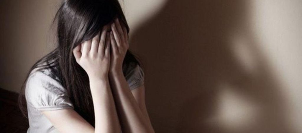 Αποπλάνηση 14χρονης: Η δικογραφία και οι μαρτυρίες – Εξετάζουν τα σεντόνια και τα ρούχα της μικρής