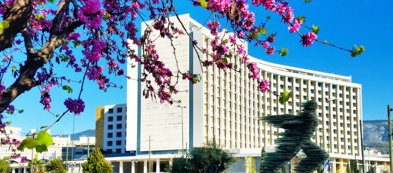 Hilton: Κλείνει σήμερα το ιστορικό ξενοδοχείο για να ανοίξει το 2024 ως Conrad