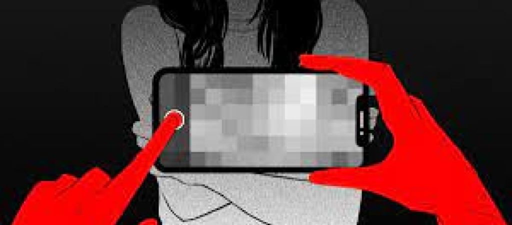 Θεσσαλονίκη: Νέα υπόθεση revenge porn στο φως της δημοσιότητας – Έστειλε το βίντεο της ακόμη και σε συγγενείς της