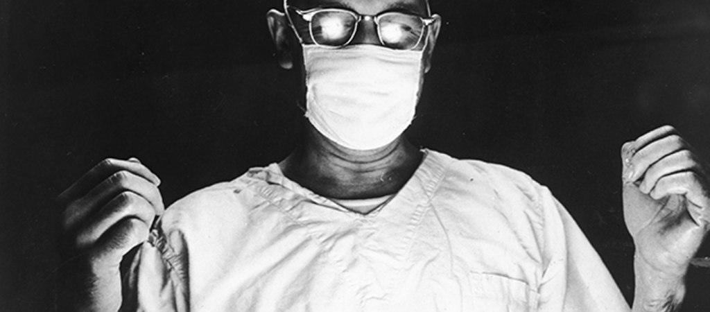 Γιατρός στην Βρετανία προσπάθησε να δολοφονήσει την οικογένεια του