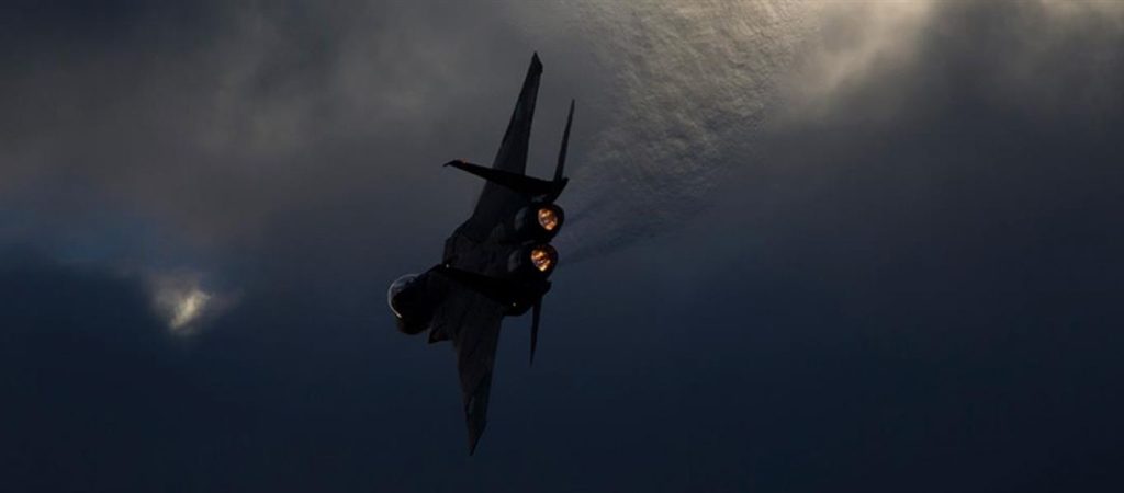 Ιαπωνία: Εντοπίστηκαν συντρίμμια του μαχητικού F-15 που χάθηκε χθες από το ραντάρ