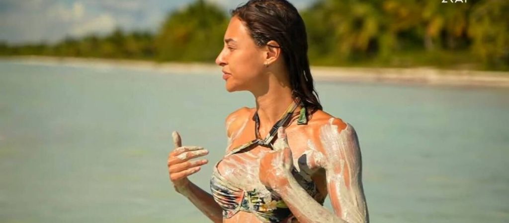 Survivor: Με pole dancing και μικροσκοπικά μαγιό ανέβασαν ξανά τη θερμοκρασία στα ύψη οι παίκτριες των Διασήμων (βίντεο)