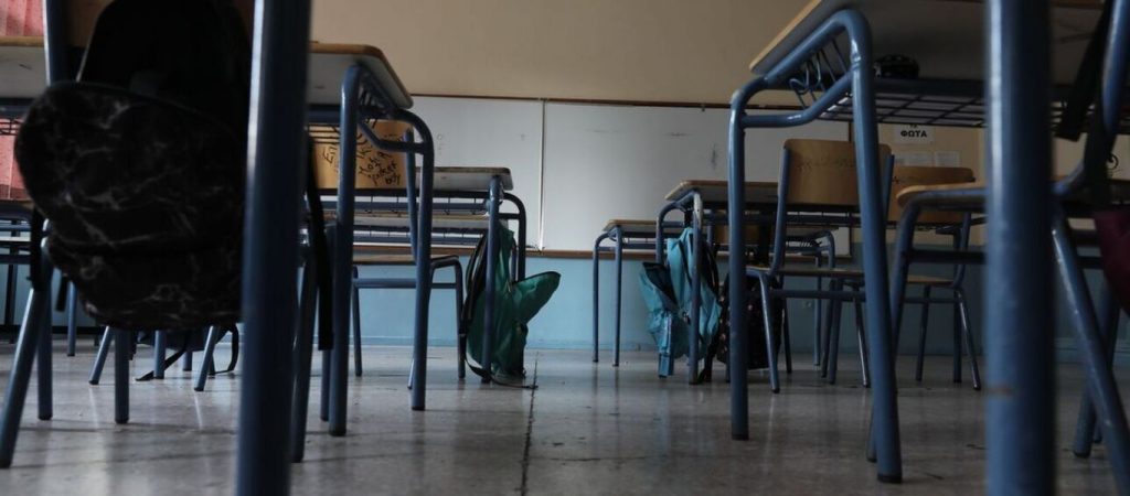 Κλειστά τα σχολεία σε Γρεβενά και Πρέσπες λόγω των έντονων χιονοπτώσεων