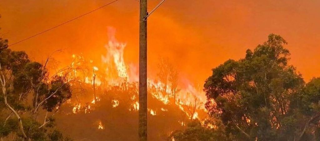 Στις φλόγες το Περθ της Αυστραλίας – Οι κάτοικοι προειδοποιήθηκαν να μην επιστρέψουν στα σπίτια τους