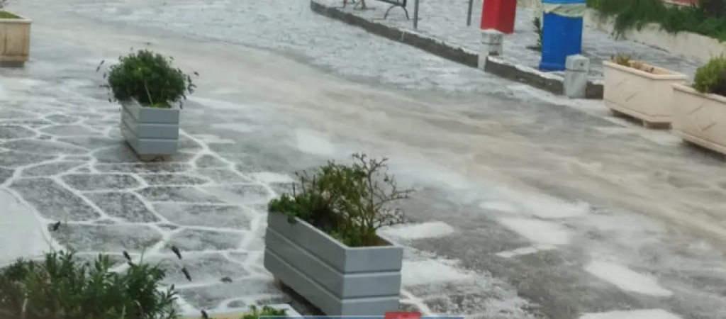 Στο έλεος της κακοκαιρίας η Πάρος – Το έστρωσε με… χαλάζι (βίντεο)