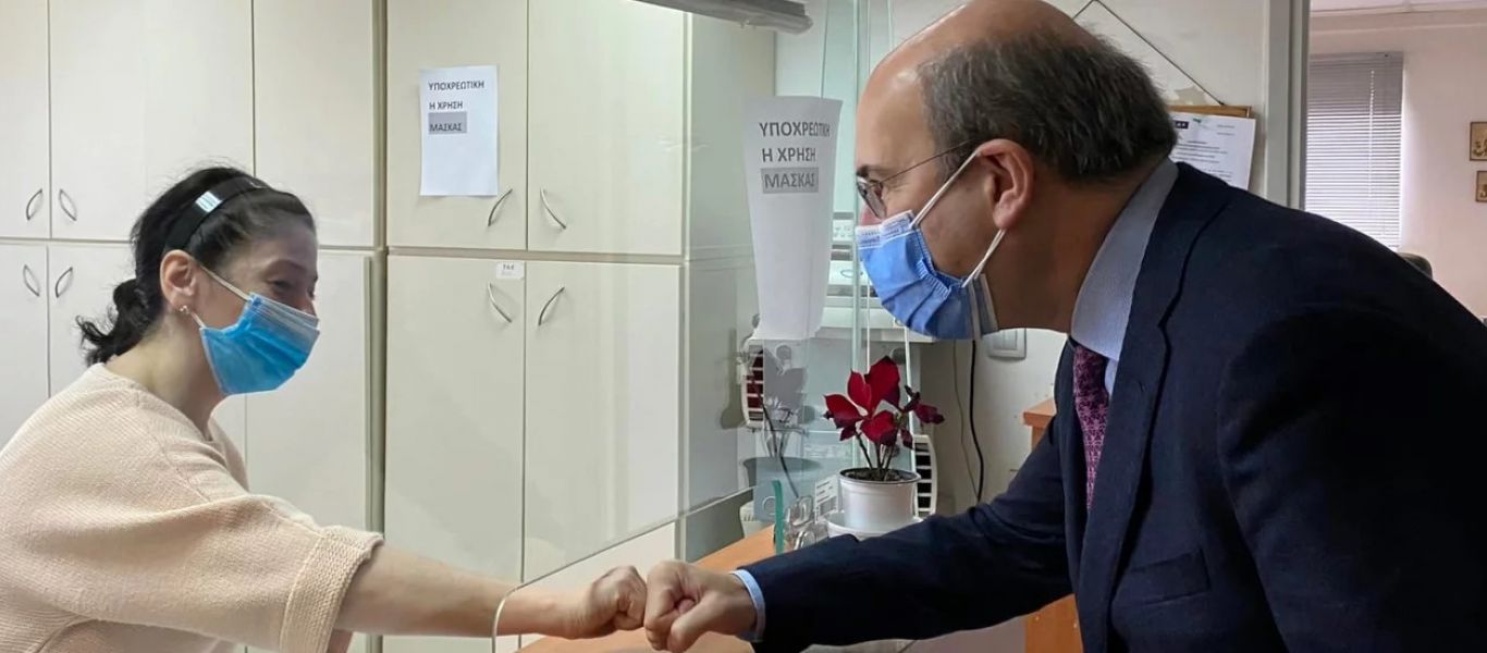 Αιφνιδιαστική… επίσκεψη Χατζηδάκη στον ΕΦΚΑ  Αγ.Στεφάνου: «Εδώ πράγματι λειτουργούν ικανοποιητικά»!