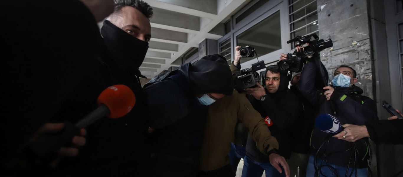 Πολίτες αποδοκίμασαν άγρια τον δολοφόνο του Α.Καμπανού: «Θα φας καλά» – Ταυτοποιήθηκαν οι συνεργοί του (upd)