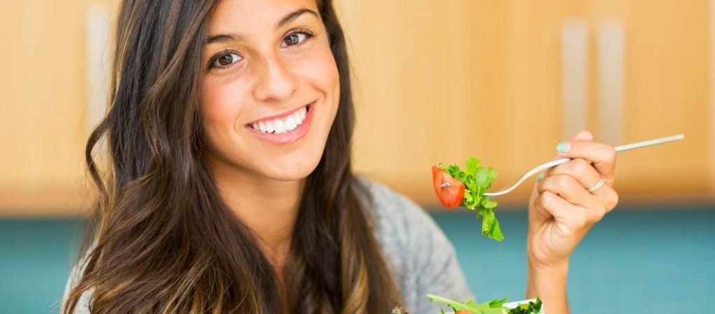 Θρεπτικά συστατικά και τροφές που πρέπει να τρώνε οι έφηβοι για σωστή ανάπτυξη