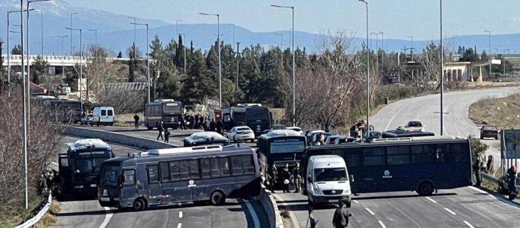 Καρδίτσα: Ενισχύεται το μπλόκο των αγροτών στον κόμβο Νίκαιας