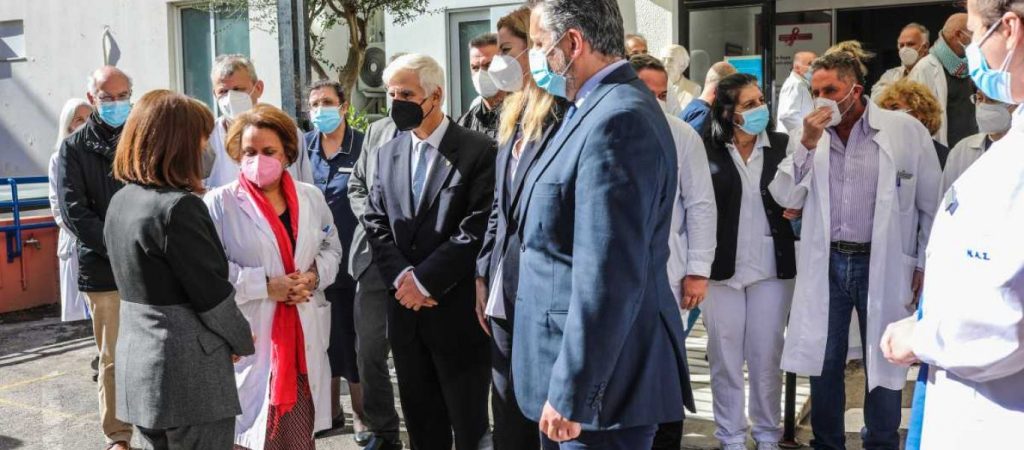Παγκόσμια Ημέρα κατά του Καρκίνου: Η Κατερίνα Σακελλαροπούλου επισκέφθηκε το Νοσοκομείο «Άγιος Σάββας»