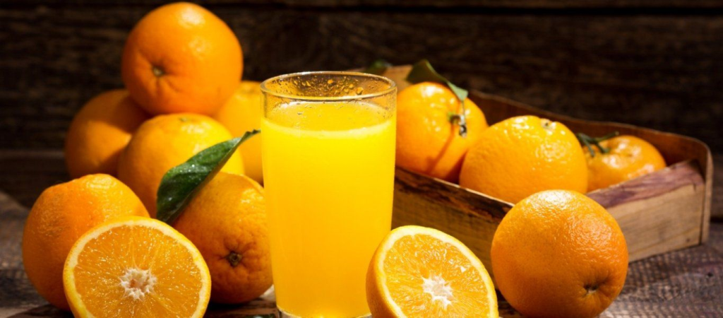 Τα 4+1 οφέλη που έχει για την υγεία ο χυμός πορτοκαλιού