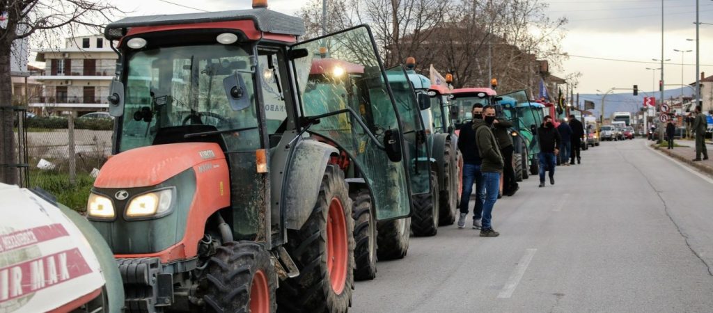 Κλειστή από τους αγρότες η Μυκηνών – Ναυπλίου