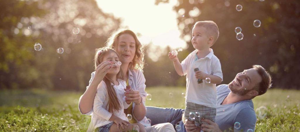 Αυτές είναι οι καλύτερες χώρες για να είστε ευτυχισμένοι γονείς