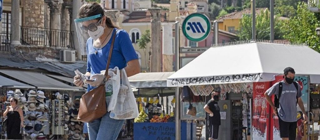 Άρση περιορισμών το… Πάσχα σκέφτεται η κυβέρνηση – Με μάσκα όμως και οι εμβολιασμένοι