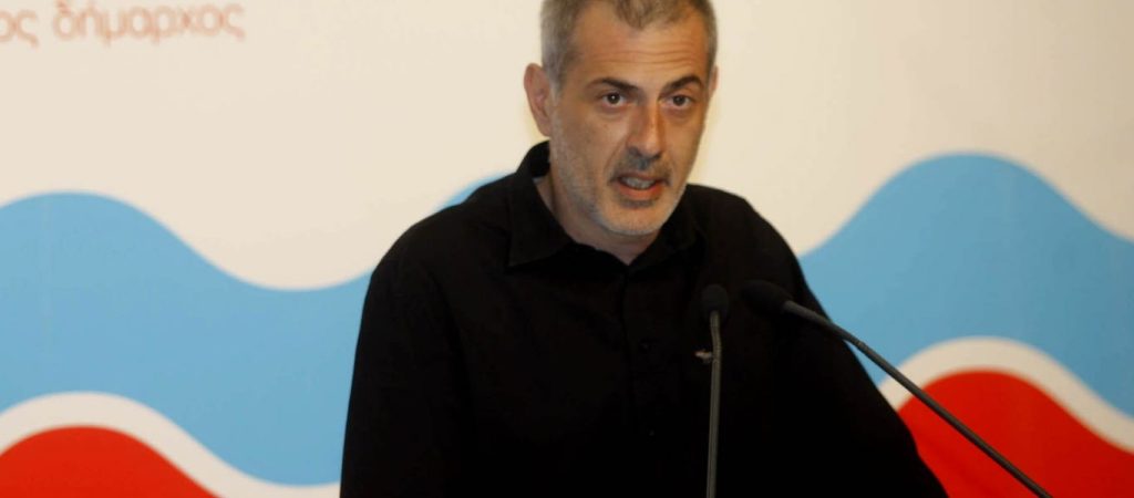 Γ.Μώραλης: Ο δήμαρχος Πειραιά παραβίασε τα μέτρα για τον Covid-19 χορεύοντας σε πίστα νυχτερινού μαγαζιού