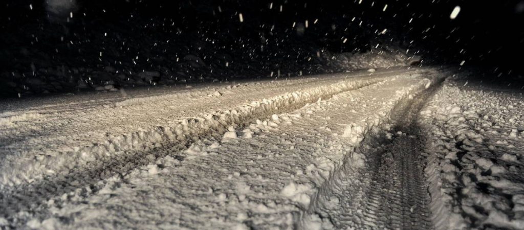 Στα λευκά «ντύθηκε» η Φλώρινα – Πυκνή χιονόπτωση στο κέντρο της πόλης (βίντεο)