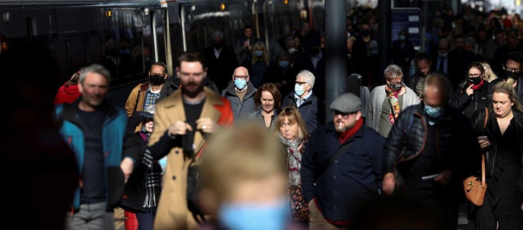 Βρετανία: Πάνω από 66.000 νέα κρούσματα