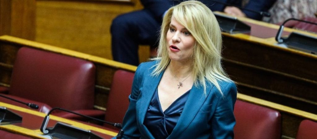 Θ.Τζάκρη: «Οι νεκροί από Covid-19 θα υπερβούν τους νεκρούς του Εμφυλίου» – ΝΔ: «Σύγκριση προκλητικά ανιστόρητη»