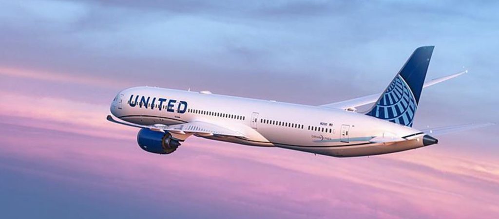 «United Airlines»: Συνελήφθη 40χρονος – Τον κατήγγειλε γυναίκα για βιασμό κατά τη διάρκεια πτήσης