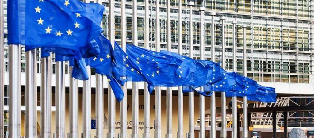 Η Κομισιόν χαμήλωσε το στόχο για την ελληνική ανάπτυξη – Στο 4,9% το 2022