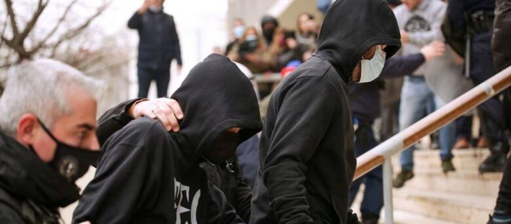 Δολοφονία Άλκη: «Δεν σκότωσε με το δρεπάνι – Άλλο όπλο χρησιμοποιήθηκε» λέει ο δικηγόρος του 21χρονου Έλληνα