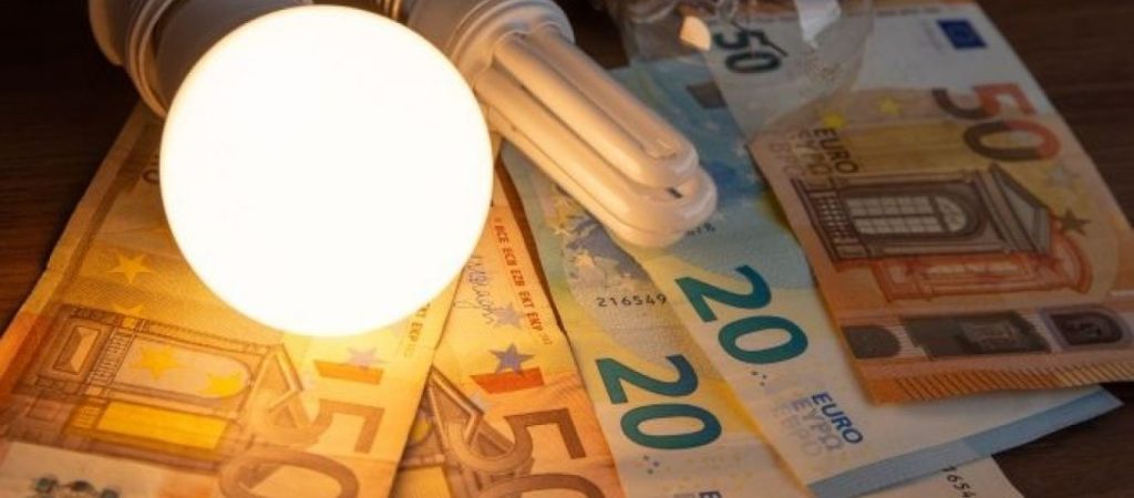 Χιλιάδες καταγγελίες από δικαιούχους επιδότησης στο ρεύμα – Δεν την βλέπουν ποτέ στους λογαριασμούς τους