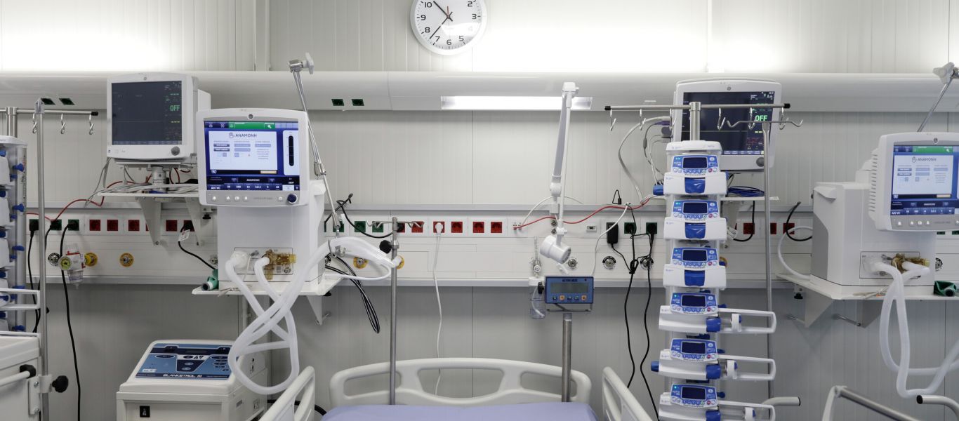 ΠΟΕΔΗΝ: Το 75% των θανάτων από COVID-19 στα νοσοκομεία ήταν εκτός ΜΕΘ!