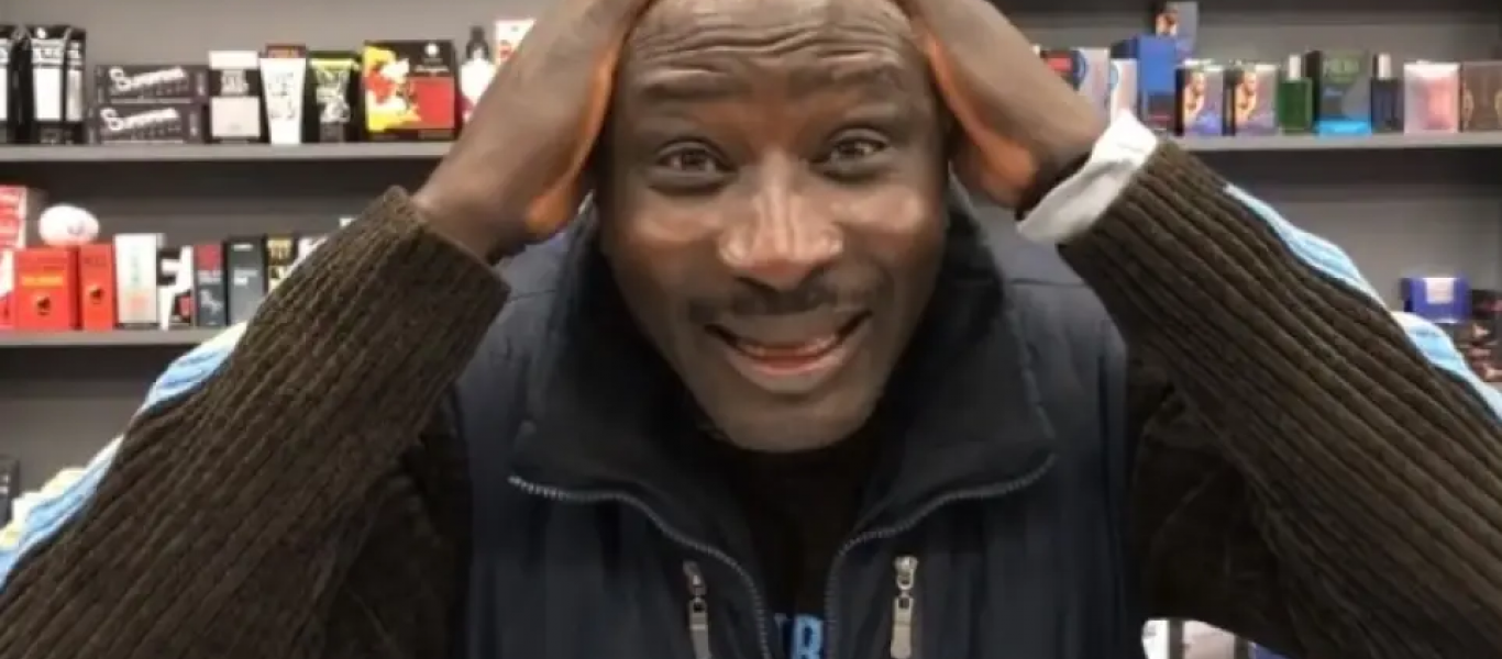 Viral για μια ακόμη φορά έγινε ο Πατρίκ Ογκουνσότο – Διαφημίζει… sex-shop και λέει «κάντε έρωτα, όχι πόλεμο»