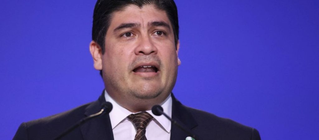 Κόστα Ρίκα: Ο πλήρως εμβολιασμένος πρόεδρος Κάρλος Αλβαράδο βρέθηκε θετικός στον κορωνοϊό