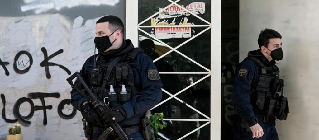 Έλεγχοι της ΕΛ.ΑΣ. σε 21 συνδέσμους οπαδών – Κατασχέθηκαν ρόπαλα, καπνογόνα, κροτίδες