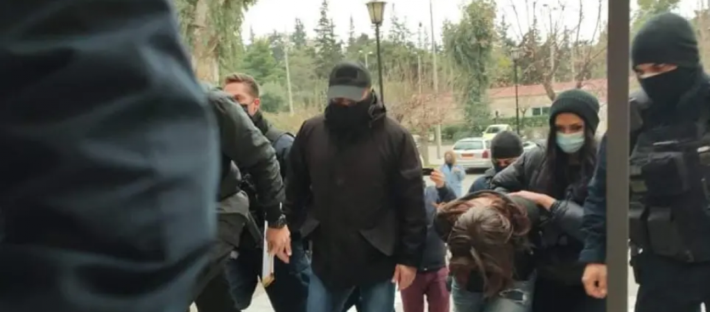 Δολοφονία 7χρονου στην Κυψέλη: Στον εισαγγελέα η 29χρονη μητέρα (φώτο)