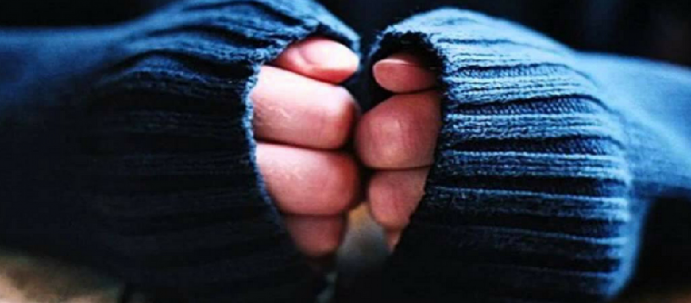 Παγωμένα δάχτυλα σε χέρια και πόδια: Τι είναι το φαινόμενο Raynaud που μπορεί να κρύβεται από πίσω;