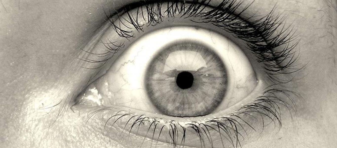 Μανία και υπομανία: Οι διαφορές τους και τα συμπτώματα για το καθένα