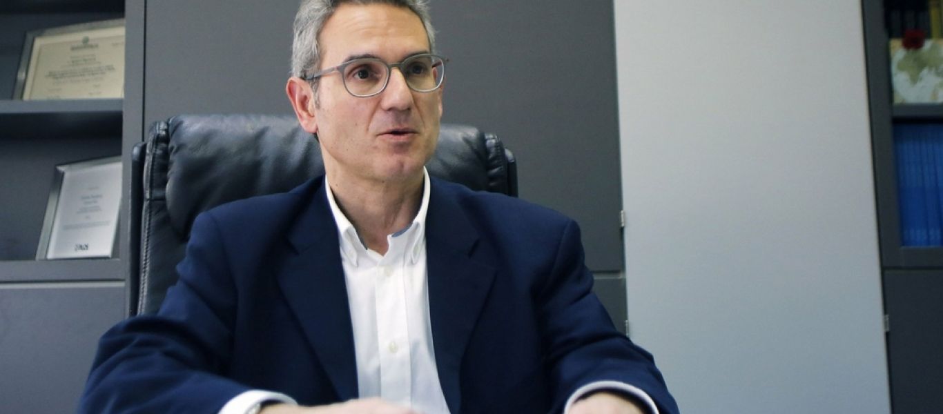 Καθηγητής Παρασκευής: «Να μην δοθεί στους πολίτες το μήνυμα ότι τελειώσαμε με την πανδημία»