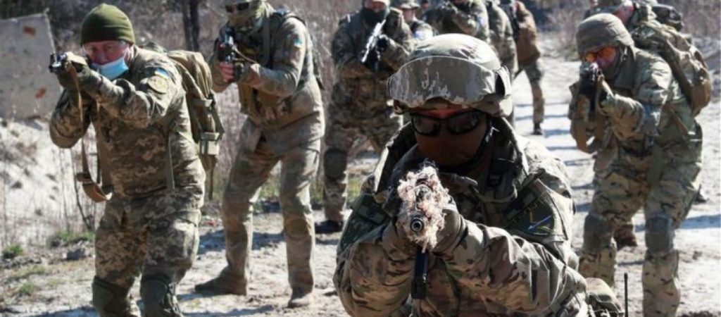 ΥΠΕΞ Ουκρανίας: «Μια ρωσική εισβολή έχει αποφευχθεί προς το παρόν»