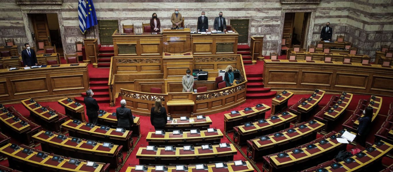 Ένταση ΣΥΡΙΖΑ-ΚΙΝΑΛ: «Είστε άχρωμοι» – «Μας λέγατε γερμανοτσολιάδες»